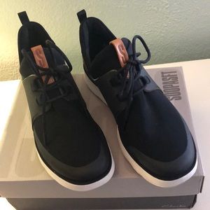 COPY - Clark’s walking shoes (sneakers) for women